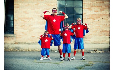 Męska biżuteria na Dzień Ojca – klasyka z nowoczesnym akcentem